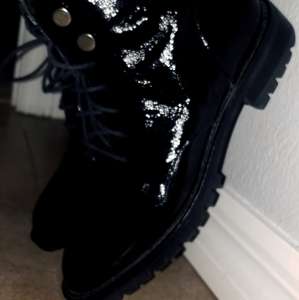 Black Kenneth Cole  boots